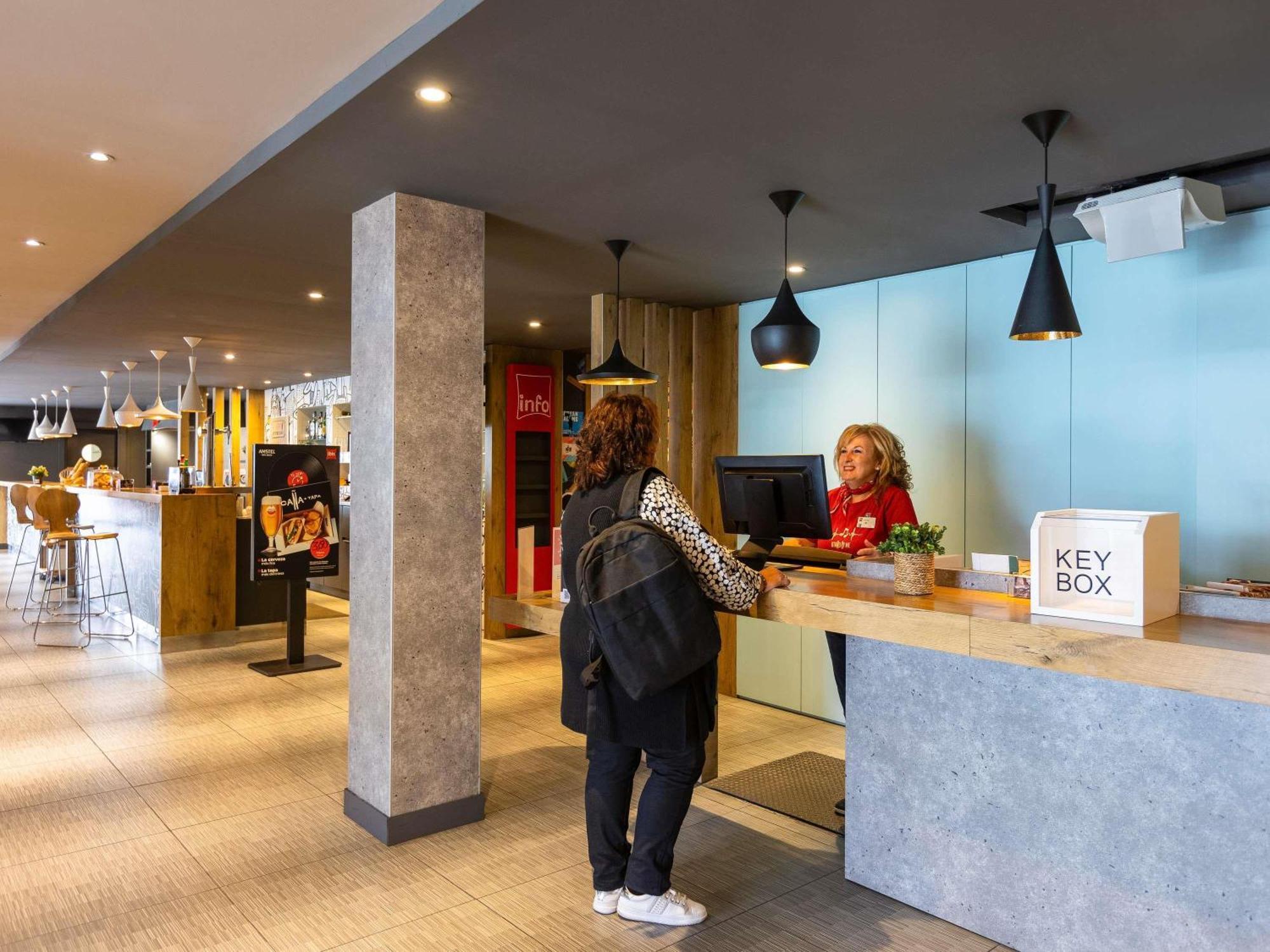 Ibis Bilbao Barakaldo Hotel Exterior photo